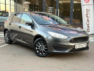 2017 Ford Focus III Рестайлинг, серый, 1040000 рублей, вид 2