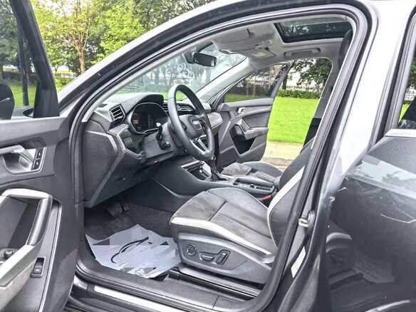 2022 Audi Q3 35 TFSI II (F3), серый, 2560000 рублей - вид 4