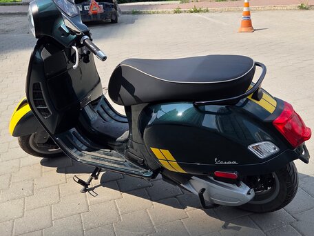 2022 Vespa GTS Super 300, зелёный, 650000 рублей, вид 2
