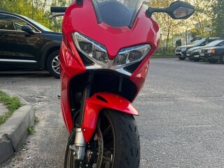 2014 Honda VFR 800, красный, 725000 рублей, вид 1