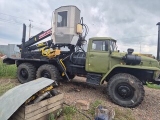 1989 Урал 375, зелёный, 2700000 рублей, вид 2