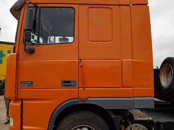 1998 DAF 95XF, оранжевый, 2600000 рублей - вид 29