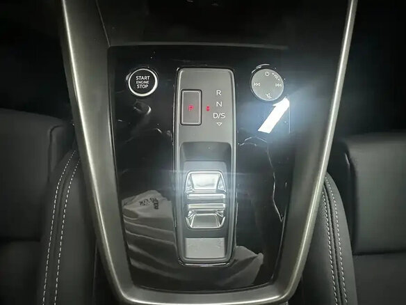 2023 Audi A3 Sportback 35 TFSI IV (8Y), зелёный, 2180000 рублей - вид 16