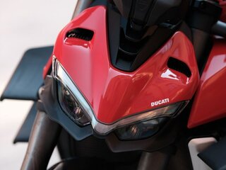 2020 Ducati Streetfighter V4, красный, 2000000 рублей, вид 2