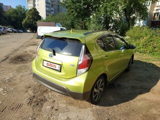 2016 Toyota Aqua I Рестайлинг, зелёный, 1190000 рублей, вид 4