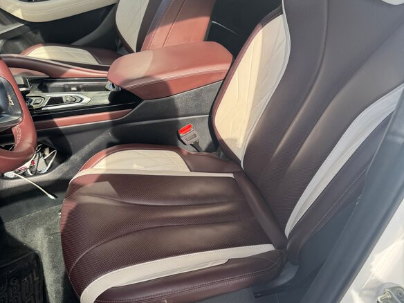 2023 Geely Monjaro I, белый, 3005000 рублей - вид 5