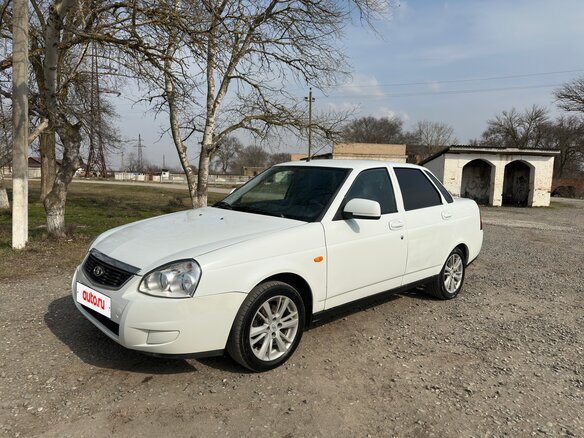 2015 Lada (ВАЗ) Priora I Рестайлинг, белый, 650000 рублей - вид 3