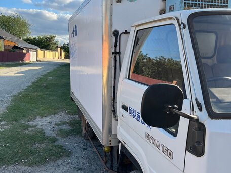 1989 Toyota Dyna, белый, 600000 рублей, вид 2