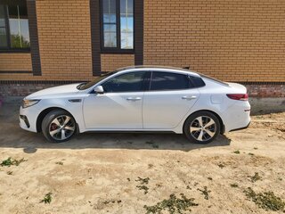 2018 Kia Optima IV Рестайлинг, белый, 2100000 рублей, вид 3