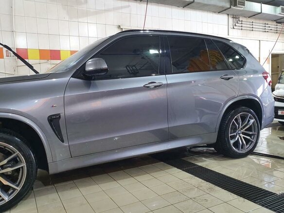 2018 BMW X5 30d III (F15), серый, 4900000 рублей - вид 8