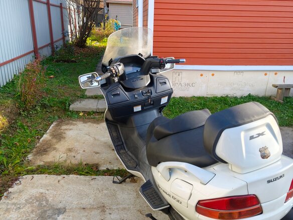 2010 Suzuki Burgman (SkyWave) 650, белый, 390000 рублей - вид 3