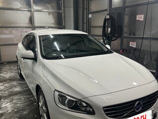 2013 Volvo S60 II Рестайлинг, белый, 1300000 рублей, вид 2