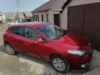 2013 Renault Megane III Рестайлинг, красный, 730000 рублей, вид 2