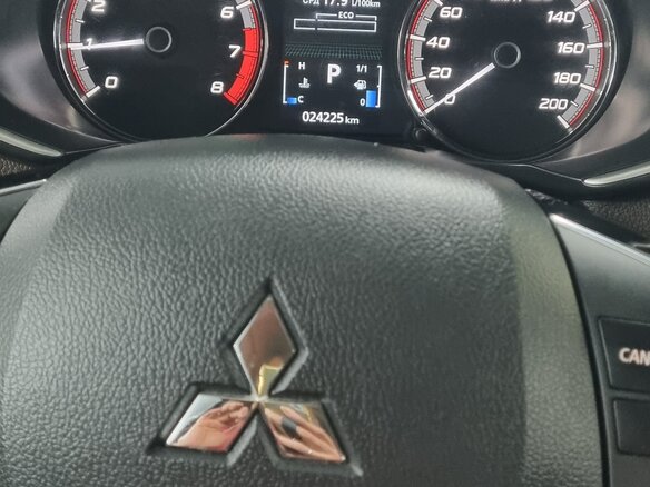 2023 Mitsubishi Xpander Cross I, серый, 2800000 рублей - вид 14