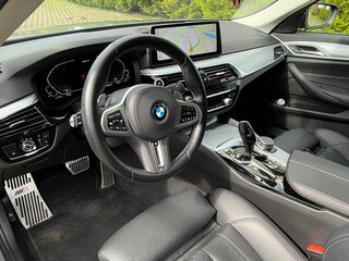2020 BMW 5 серии 530e xDrive VII (G30/G31/G38) Рестайлинг, серебристый, 4100000 рублей, вид 5