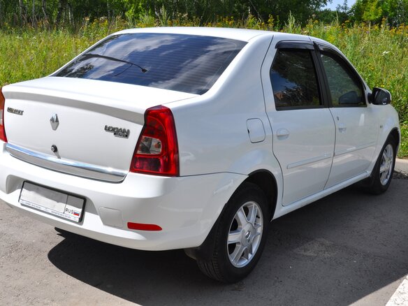 2013 Renault Logan I Рестайлинг, белый, 610000 рублей - вид 5