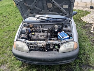2001 Suzuki Swift II Рестайлинг, серебристый, 200000 рублей, вид 2