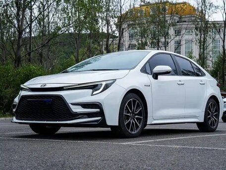 2022 Toyota Corolla Sporty XII (E210), белый, 1700000 рублей, вид 1