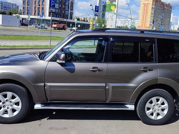 2011 Mitsubishi Pajero IV Рестайлинг 1, коричневый, 1950000 рублей - вид 12