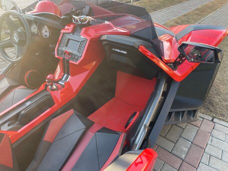 2016 Polaris Slingshot, красный, 1999000 рублей, вид 4