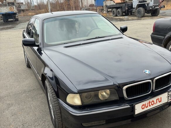 1997 BMW 7 серии 728i III (E38), синий