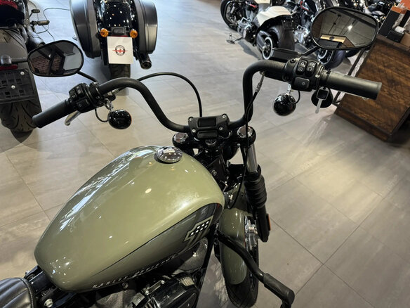 2021 Harley-Davidson Street Bob, зелёный, 1995000 рублей - вид 12