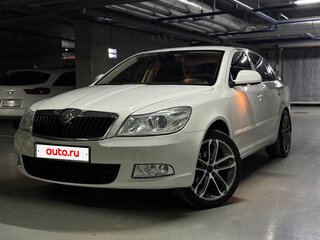 2012 Skoda Octavia II (A5) Рестайлинг, белый, 850000 рублей, вид 1