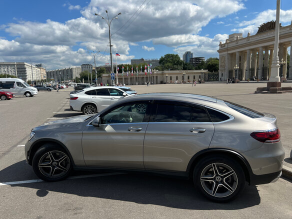 2019 Mercedes-Benz GLC Coupe 300 d I (C253) Рестайлинг, серебристый, 4900000 рублей - вид 4