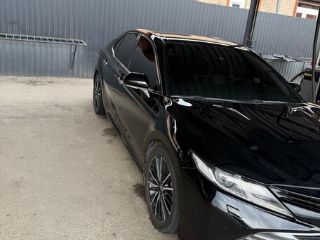 2018 Toyota Camry VIII (XV70), чёрный, 2400000 рублей, вид 2