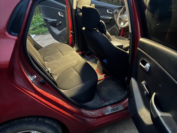 2013 Kia Rio III, красный, 550000 рублей - вид 16