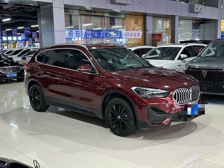 2021 BMW X1 Long 20Li sDrive II (F48) Рестайлинг, красный, 1945000 рублей, вид 3