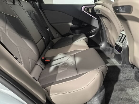 2025 BMW X3 Long 30L xDrive IV (G45/G48), серый, 7710000 рублей - вид 14