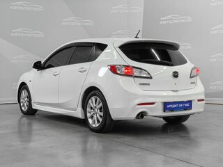 2011 Mazda Axela II Рестайлинг, белый, 975000 рублей, вид 3