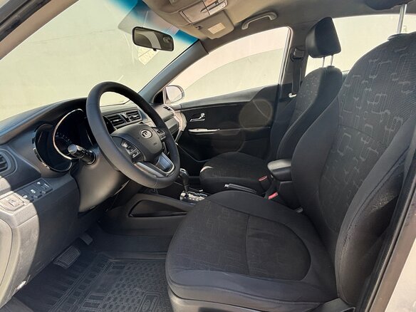 2011 Kia Rio 4-speed III, белый, 1050000 рублей - вид 8