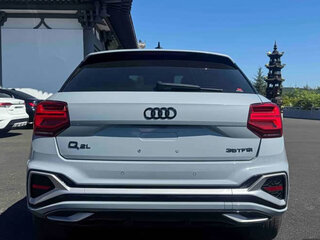 2025 Audi Q2 35 TFSI I Рестайлинг, серебристый, 2800000 рублей, вид 5