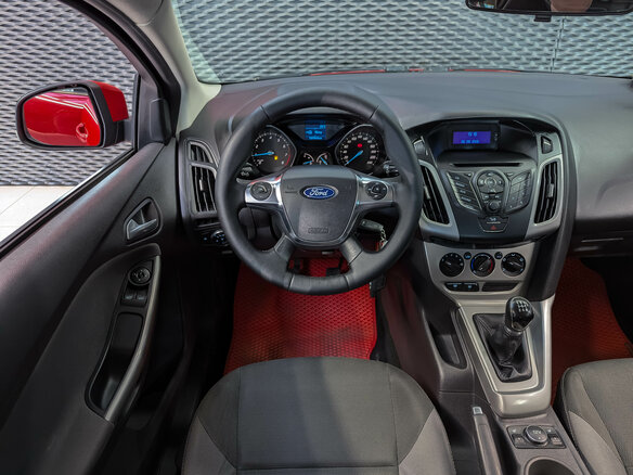 2012 Ford Focus III, красный - вид 13