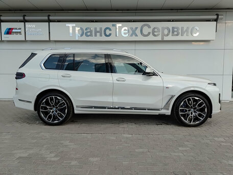 2025 BMW X7 40i I (G07) Рестайлинг, белый, 14500000 рублей, вид 4