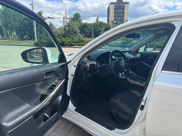 2014 Lexus IS 250 III, белый, 2000000 рублей - вид 6