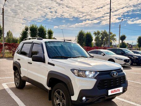 2023 Lada (ВАЗ) Niva Travel I, белый, 1050777 рублей, вид 3