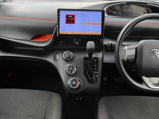 2019 Toyota Sienta II Рестайлинг, чёрный, 1450000 рублей, вид 5