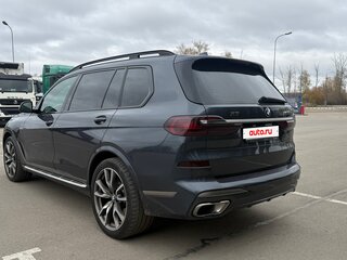 2021 BMW X7 M50d I (G07), серый, 8999990 рублей, вид 4