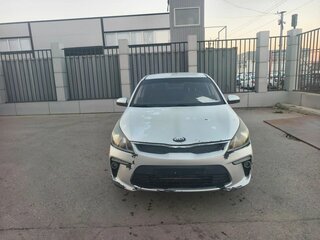 2017 Kia Rio IV, серебристый, 636000 рублей, вид 5