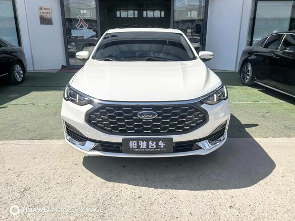 2021 Ford Escort VI Рестайлинг 2, белый - вид 1