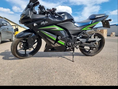 2009 Kawasaki Ninja 250R, чёрный, 220000 рублей, вид 4