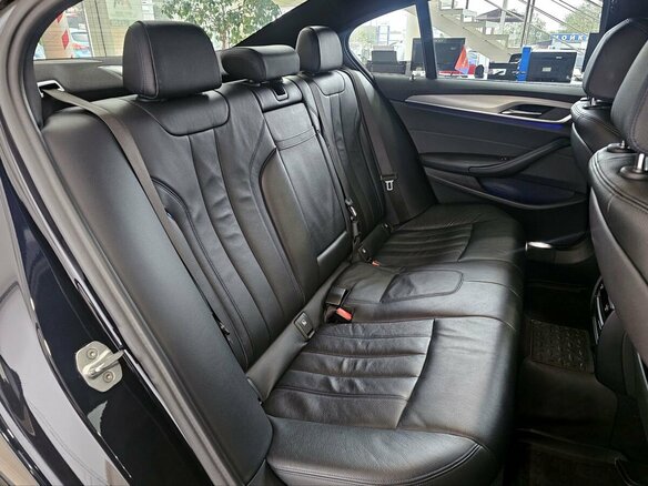 2018 BMW 5 серии 520d xDrive VII (G30/G31/G38), чёрный, 3589000 рублей - вид 15