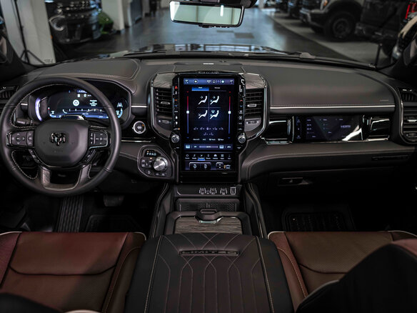 2026 Ram 1500 Crew Cab eTorque V Рестайлинг, серый, 11062679 рублей - вид 27
