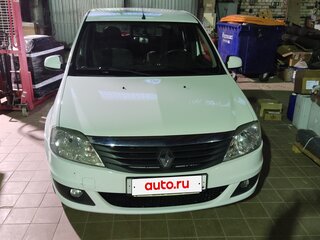 2013 Renault Logan I Рестайлинг, белый, 700000 рублей, вид 1
