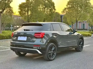 2021 Audi Q2 L I, зелёный, 1890071 рублей, вид 3