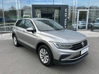 2021 Volkswagen Tiguan II Рестайлинг, серебристый, 2399000 рублей, вид 3