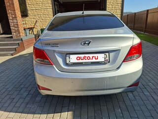 2016 Hyundai Solaris I Рестайлинг, серебристый, 900000 рублей, вид 5